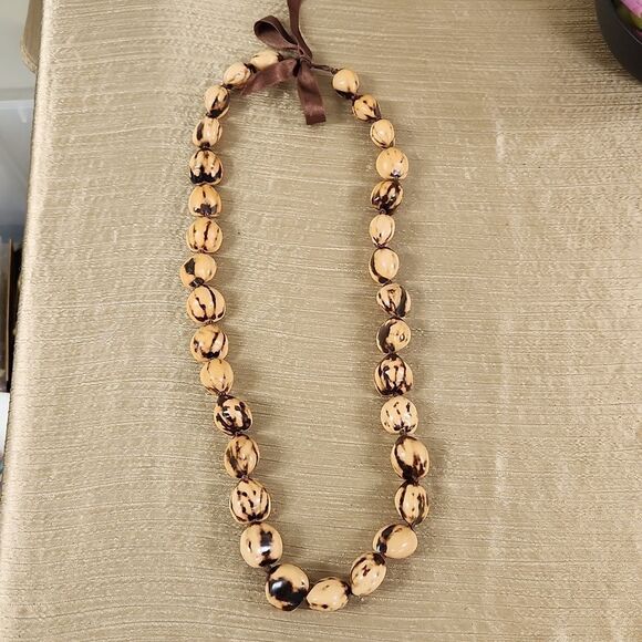 Jeweled Nut of Paradise Kukui Nut Lei - Picture 1 of 4